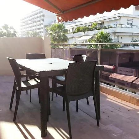 Ideal : Au Centre De Juan Les Pins